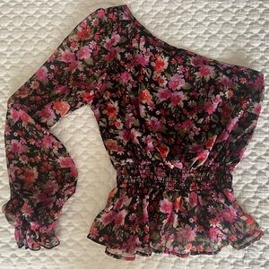 FALLING LOVE One Shoulder Floral Ruched Waist Top Size Medium